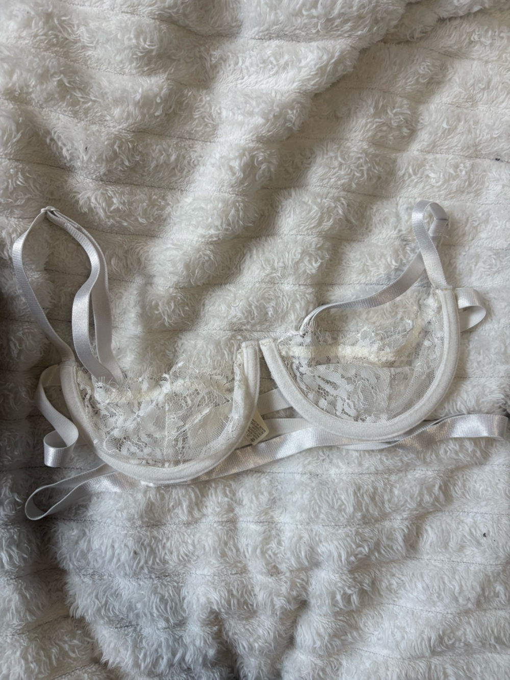 Lace Underwire Bras Bundle | Size Small / 32B - Picture 5 of 8